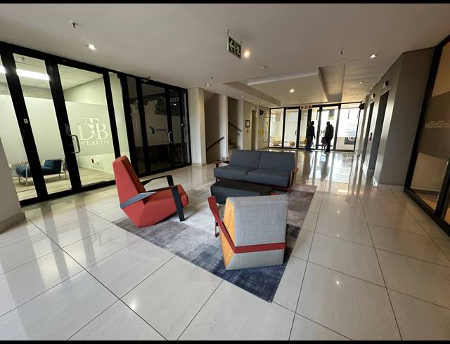 512M² OFFICE TO LET IN SANDHURST